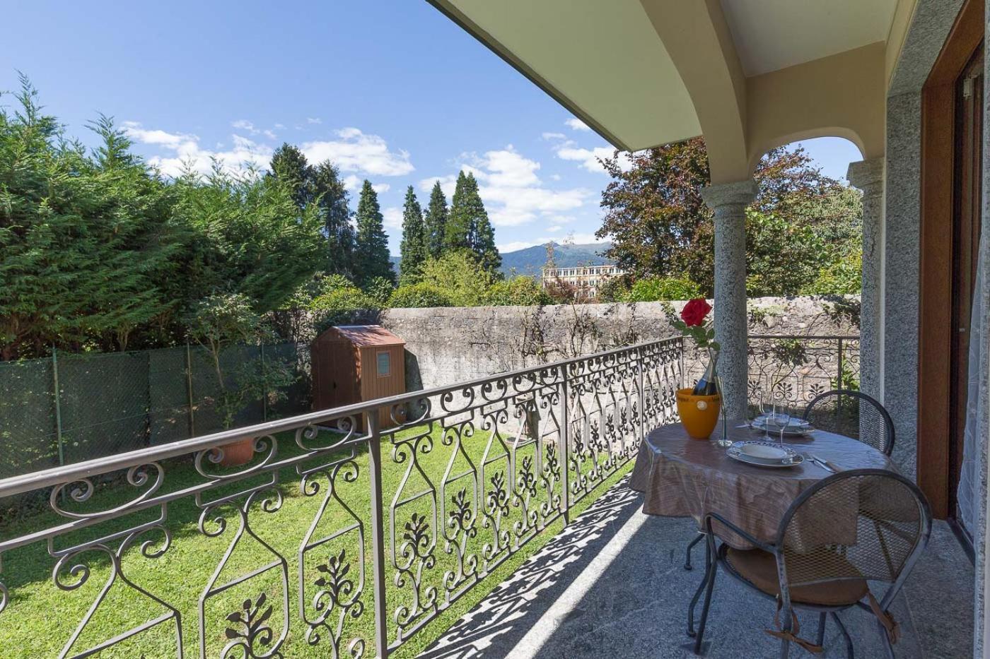 La Petite Dame - Lake Maggiore - 100 M From The Lake Verbania Exterior foto
